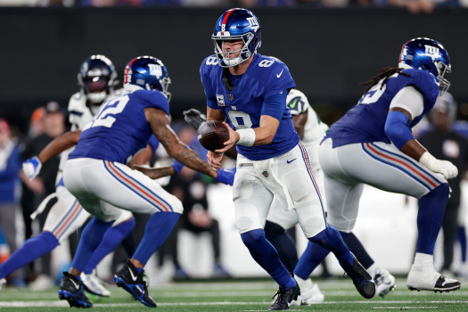 HUGE-BOOST: Giants Lucked Into $120 Million Deal, Securing Breakout Free Agent Quarterback